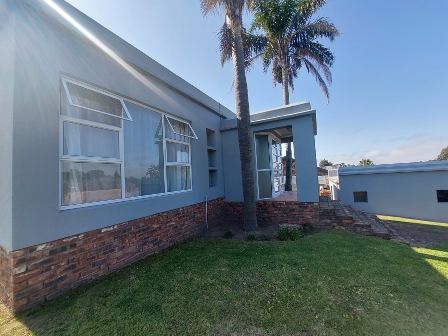 3 Bedroom Property for Sale in Denneoord Western Cape
